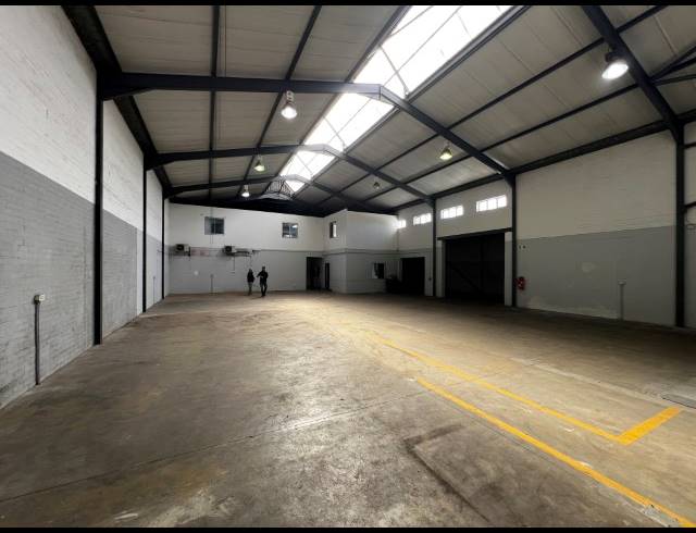 752M² WAREHOUSE TO LET IN AIRPORT INDUSTRIA